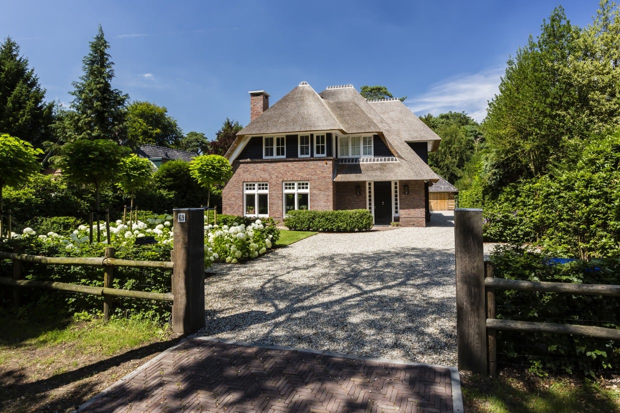 2. Rietgedekt huis bouwen, rietgedekte villa te Bilthoven